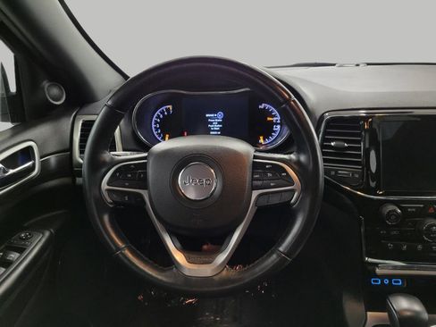 Used 2022 Jeep Grand Cherokee Laredo X image 5