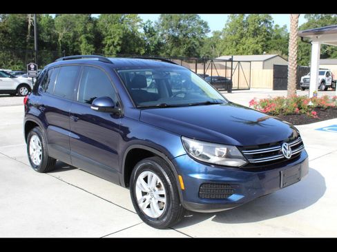 Used 2016 Volkswagen Tiguan S image 1