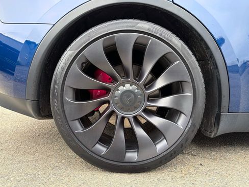 Used 2021 Tesla Model Y Performance image 32