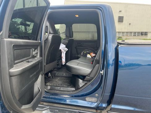 Used 2024 RAM 2500 Tradesman w/ Chrome Appearance Group AWD/4WD image 10