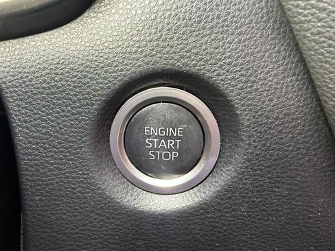 Used 2020 Toyota Corolla XLE FWD image 29