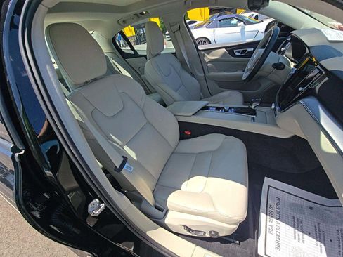 Used 2020 Volvo S60 T5 Momentum w/ Protection Package FWD image 3