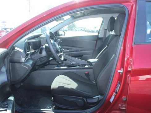 Used 2024 Hyundai Elantra SEL image 8