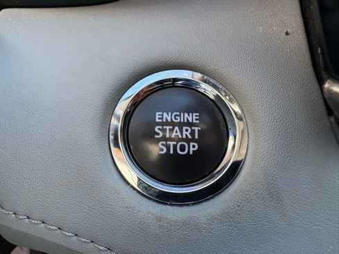 Used 2023 Toyota Highlander XLE image 21