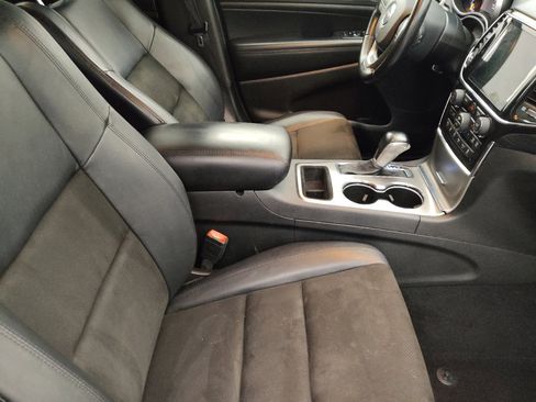 Used 2021 Jeep Grand Cherokee Laredo X RWD image 21