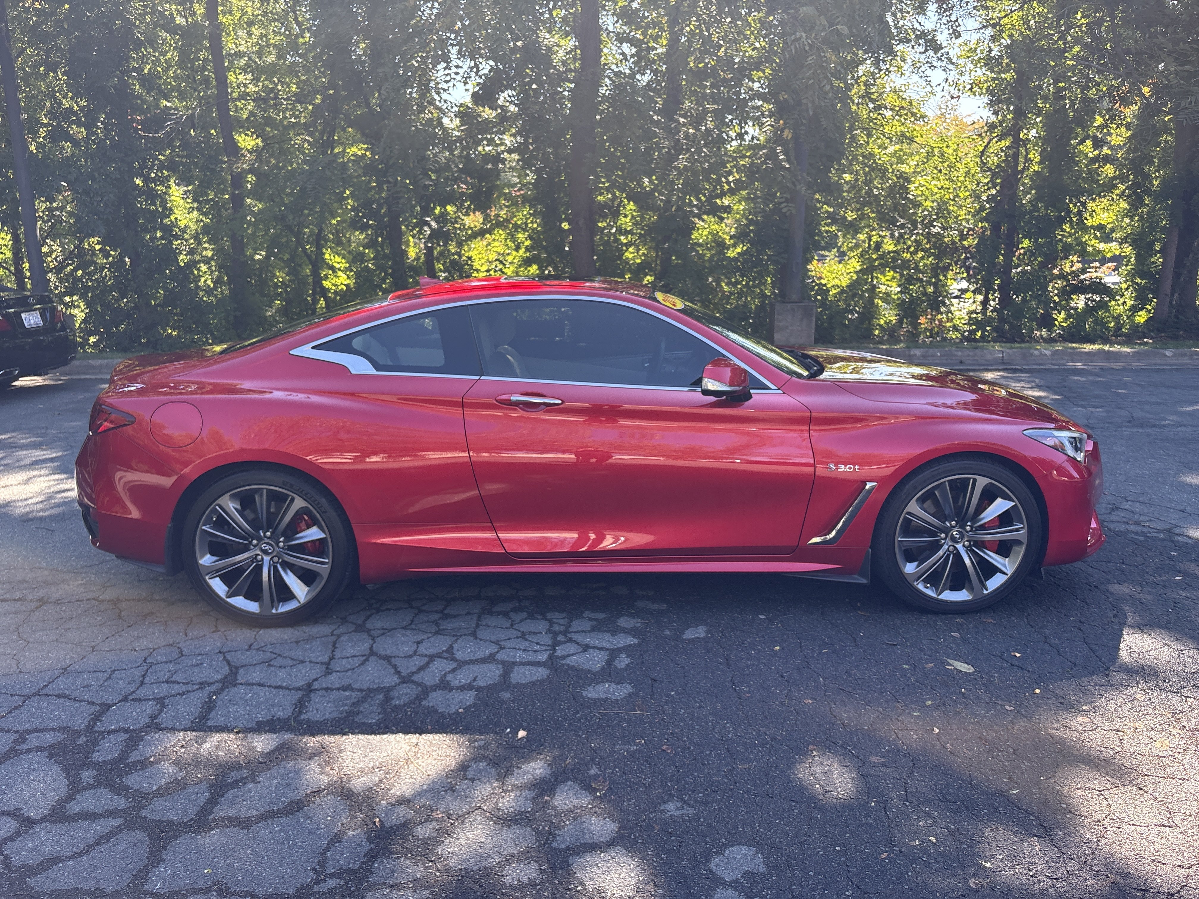 Used 2018 INFINITI Q60 Red Sport 400 AWD/4WD image 4