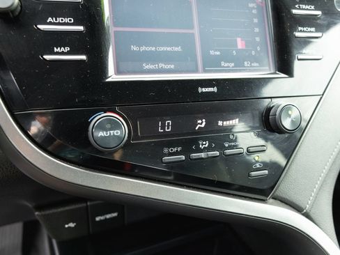 Certified 2020 Toyota Camry SE FWD image 22