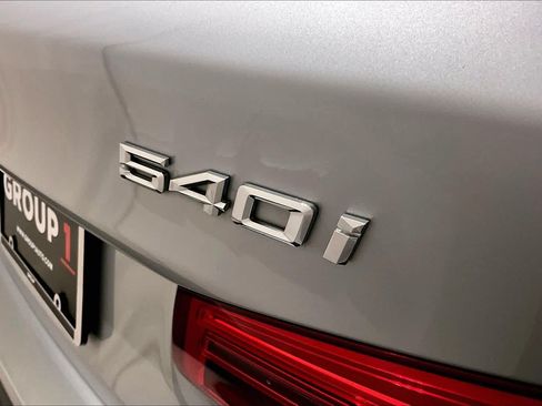 Used 2019 BMW 540i xDrive w/ Convenience Package AWD/4WD image 9