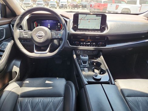 Used 2022 Nissan Rogue Platinum w/ Head-Up Display Package image 10