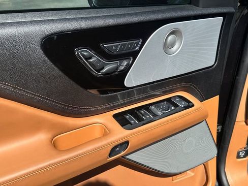 New 2025 Lincoln Aviator Black Label AWD/4WD image 12