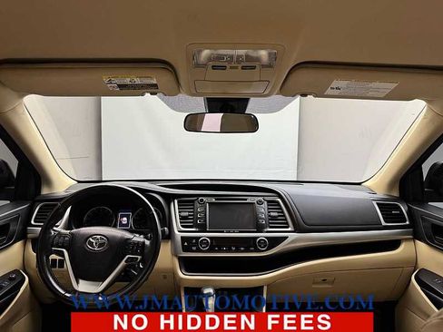 Used 2017 Toyota Highlander Plus AWD/4WD image 11