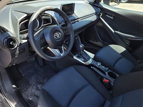 Used 2018 Toyota Yaris iA image 9