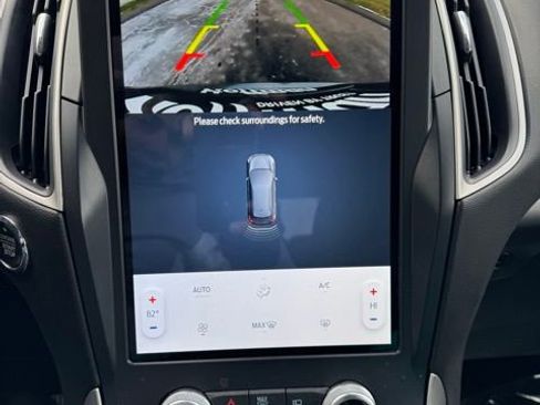 Certified 2024 Ford Edge SE w/ Black Appearance Package image 20