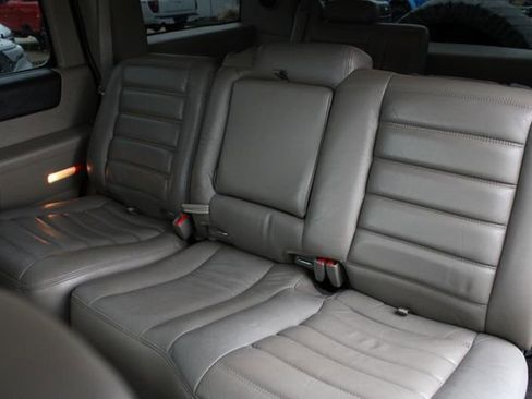 Used 2004 HUMMER H2 w/ Preferred Equipment Group image 21