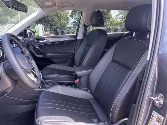Used 2024 Volkswagen Tiguan SE FWD image 23