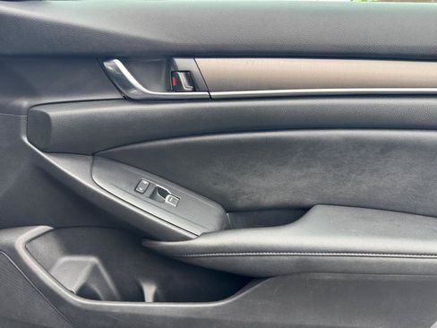 Used 2019 Honda Accord LX image 23