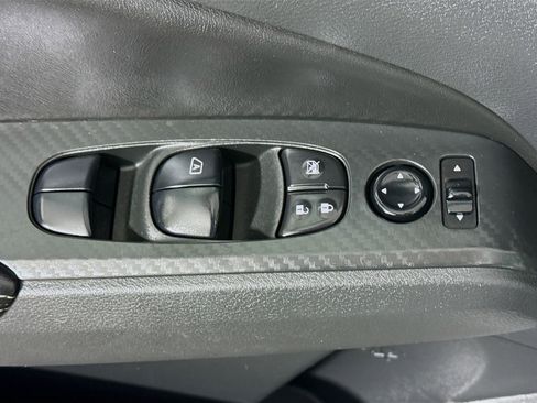 Used 2024 Nissan Altima 2.5 SV image 24