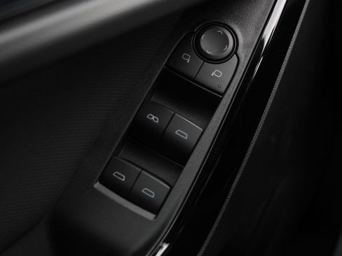 New 2025 Chevrolet Equinox LT w/ Safety and Technology Package image 18