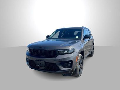 Used 2023 Jeep Grand Cherokee Altitude
