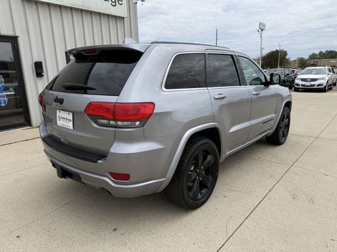 Used 2015 Jeep Grand Cherokee Altitude AWD/4WD image 4