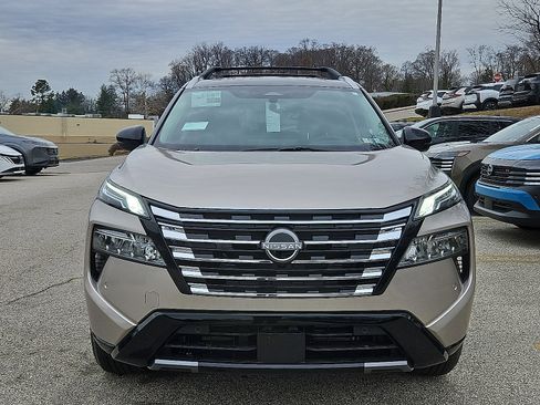 New 2026 Nissan Rogue Platinum image 2