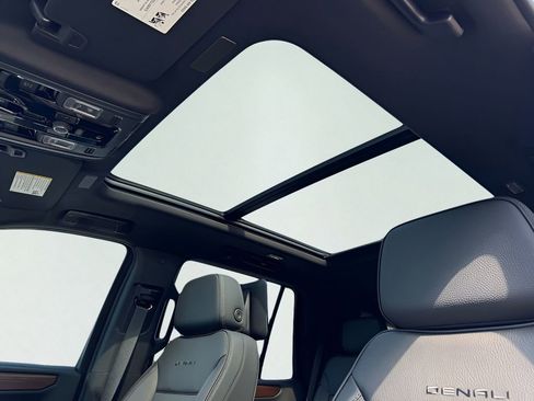 New 2026 GMC Yukon Denali AWD/4WD image 9
