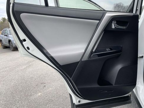 Used 2017 Toyota RAV4 Limited image 2