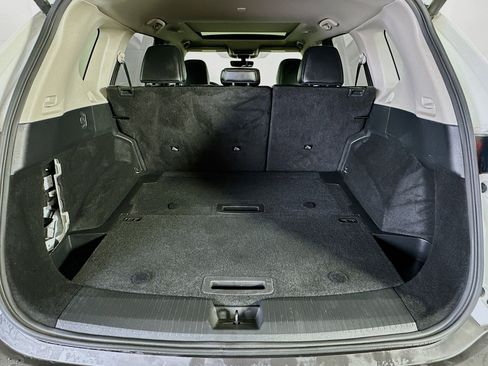 Used 2023 Nissan Rogue SL w/ SL Premium Package image 30