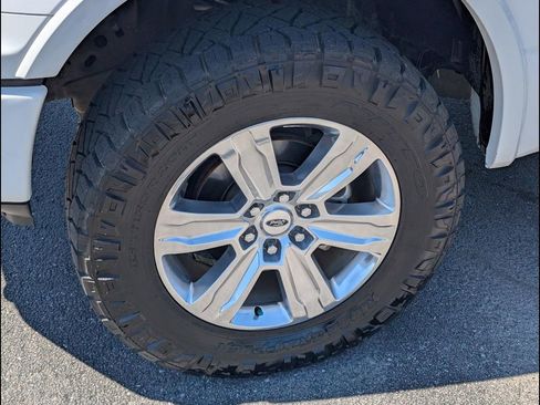 Used 2020 Ford F150 Lariat AWD/4WD image 22