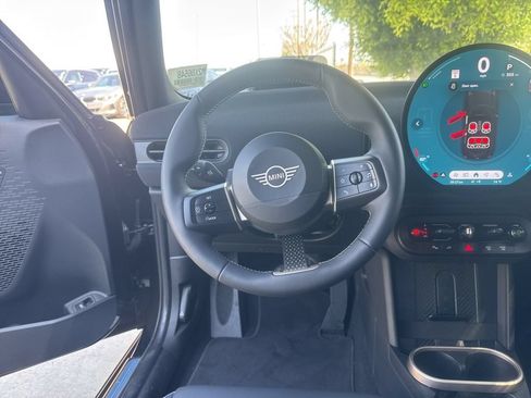 Used 2026 MINI Cooper 4-Door Hardtop FWD image 13