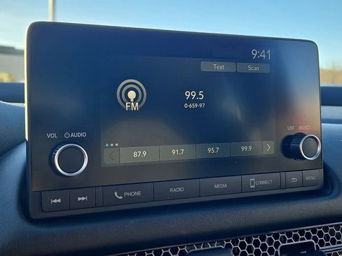 Certified 2025 Honda HR-V Sport image 18