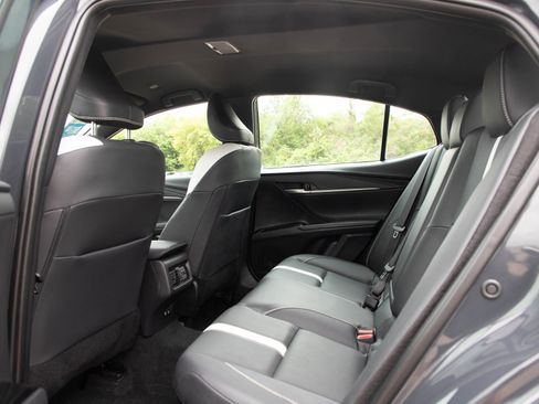 Used 2025 Toyota Camry SE AWD/4WD image 13