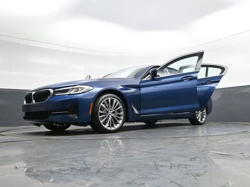 Used 2023 BMW 530i w/ Premium Package image 43