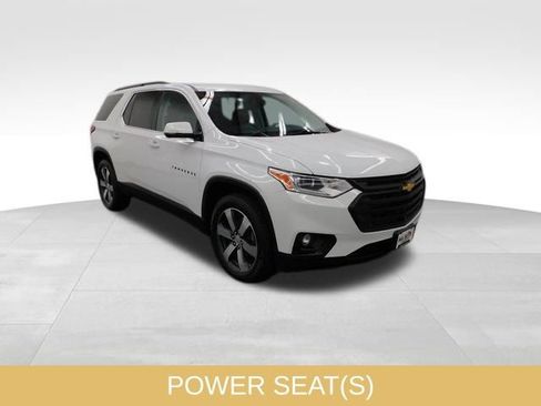 Used 2020 Chevrolet Traverse LT w/ LT Premium Package image 2