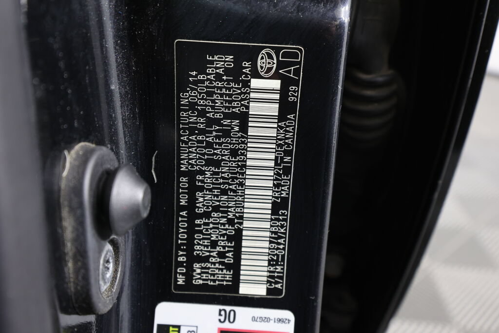 Used 2014 Toyota Corolla LE FWD image 38
