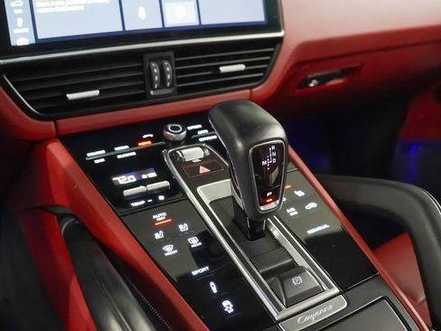 Used 2020 Porsche Cayenne Turbo w/ Assistance Package image 32