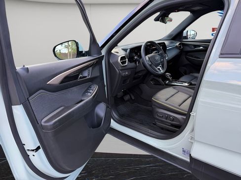 Used 2025 Chevrolet TrailBlazer ACTIV AWD/4WD image 17