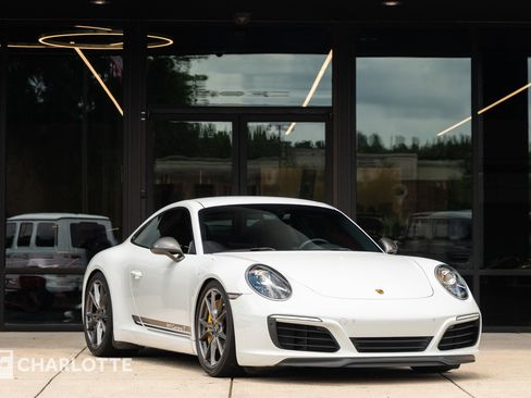 Used 2019 Porsche 911 Carrera T image 1
