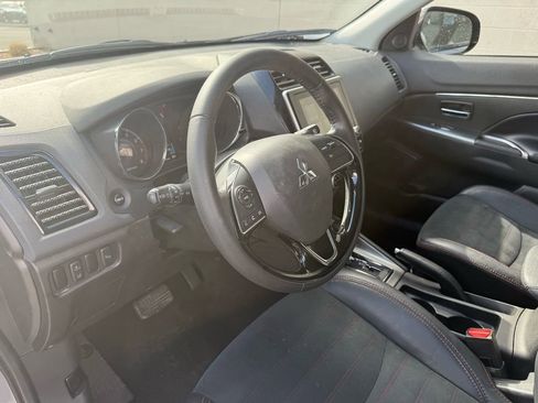 Used 2022 Mitsubishi Outlander Sport SE FWD image 18