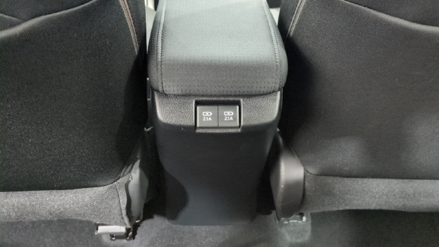 Used 2022 Toyota Prius LE AWD/4WD image 31