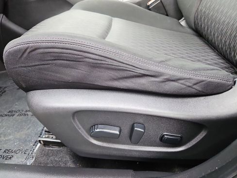 Used 2020 Nissan Rogue SV image 23