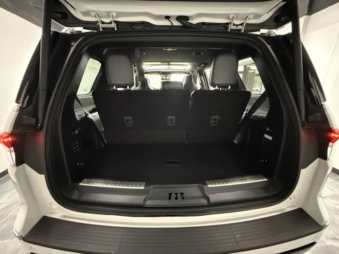 Used 2022 Lincoln Navigator Reserve w/ Equipment Group 201A image 32