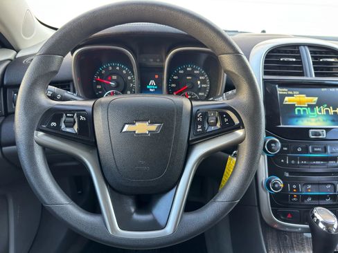 Used 2016 Chevrolet Malibu LT image 22