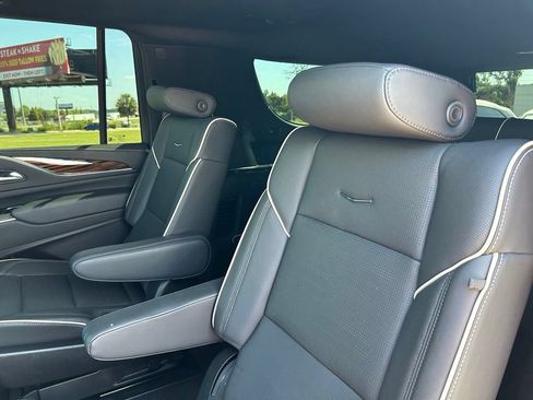 Used 2024 Cadillac Escalade ESV Premium Luxury w/ Performance Package AWD/4WD image 55