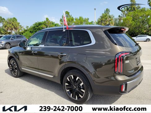 Certified 2025 Kia Telluride SX w/ SX Captain's Chair Package FWD image 6