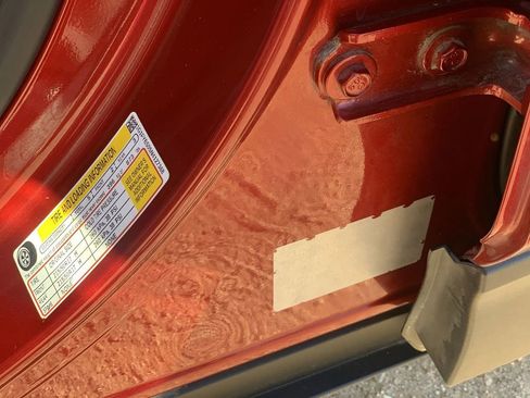 Certified 2022 Chevrolet Bolt EUV LT w/ Comfort Package image 33