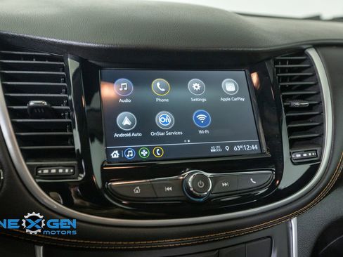 Used 2019 Chevrolet Trax LT w/ LT Convenience Package FWD image 19