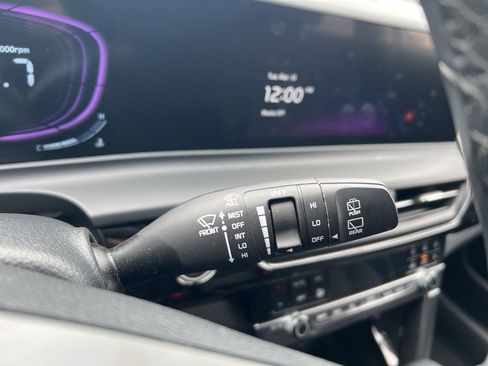 Used 2025 Kia Seltos S image 13