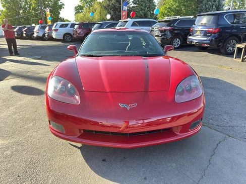 Used 2005 Chevrolet Corvette Coupe w/ Preferred Equipment Group RWD image 12