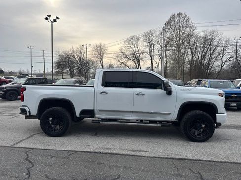 Used 2024 Chevrolet Silverado 3500 High Country w/ Technology Package image 5